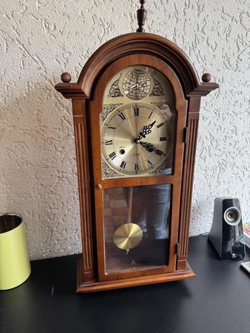 Tempus Fugit Klassieke Wandklok (penduleklok) beschikbaar voor biedingen