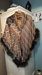 Luxe omslagdoek - Mucho Gusto - zijde - afgezet met bont, Kleding | Dames, Maat 46/48 (XL) of groter, Ophalen of Verzenden, Sjaal