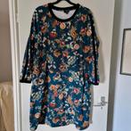 Donkergroene jurk met bloemen maat 52, Kleding | Dames, Grote Maten, Jurk, Ophalen of Verzenden, Groen, Nieuw