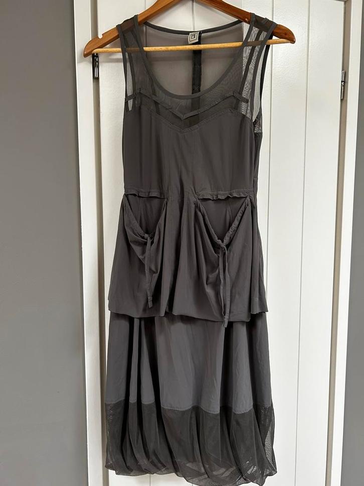 Indies Taupe Jurk - Maat S, Kleding | Dames, Jurken, Zo goed als nieuw, Maat 36 (S), Bruin, Knielengte, Ophalen of Verzenden