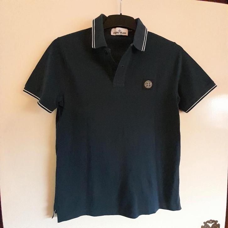 Stone island polo donkerblauw maat M ZGAN.......lees verder, Kleding | Heren, Polo's, Zo goed als nieuw, Maat 46 (S) of kleiner