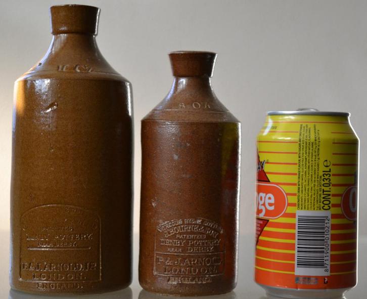 P & J Arnold London 2 kruikjes aardewerk keramiek kj9, Antiek en Kunst, Antiek | Keramiek en Aardewerk, Ophalen
