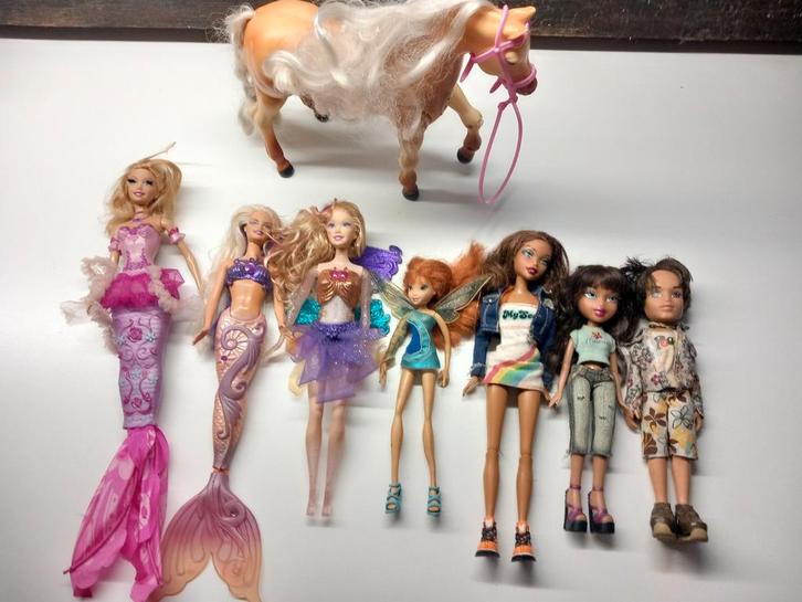 Barbies + accessoires (auto's en interieur), Kinderen en Baby's, Speelgoed | Poppen, Gebruikt, Barbie, Ophalen
