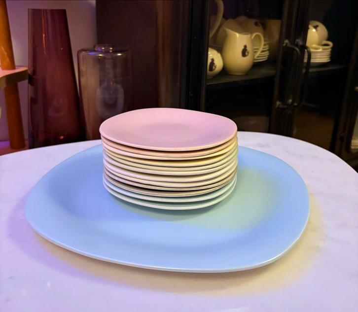 Boch La Louviere Gebaksset 13-delig Pastel, Huis en Inrichting, Keuken | Servies, Zo goed als nieuw, Compleet servies, Overige stijlen