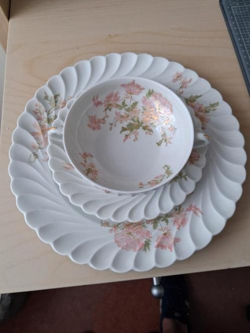 Limoges Haviland bord en soepkop en schotel - - Keltum, Antiek en Kunst, Antiek | Servies los, Ophalen of Verzenden