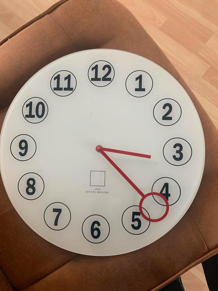 Jan des Bouvrie Wandklok - Goed Werkend, Huis en Inrichting, Woonaccessoires | Klokken, Zo goed als nieuw, Wandklok, Analoog, Ophalen