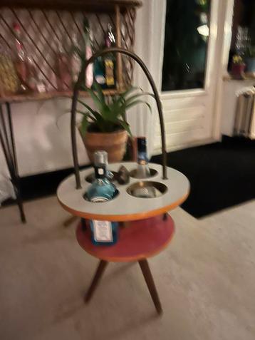 Vintage formica drankentafeltje jaren 50/60 beschikbaar voor biedingen
