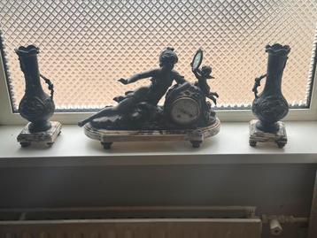 klokkenstel met cups  beschikbaar voor biedingen