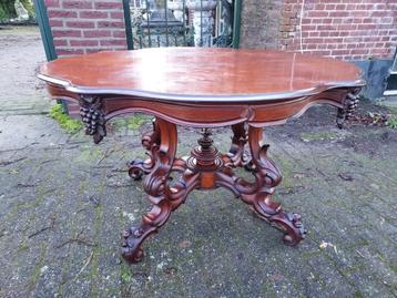 Biedermeier mahonie eettafel, spinnekoppoot, druiventrossen. beschikbaar voor biedingen