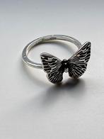 Zilverkleurige vlinder ring, Sieraden, Tassen en Uiterlijk, Ringen, Ophalen of Verzenden