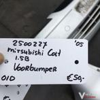 Mitsubishi Colt 1.5B kleurcode: 01D 2005 2500227  Voorbumper, Auto-onderdelen, Carrosserie en Plaatwerk, Ophalen, Gebruikt, -