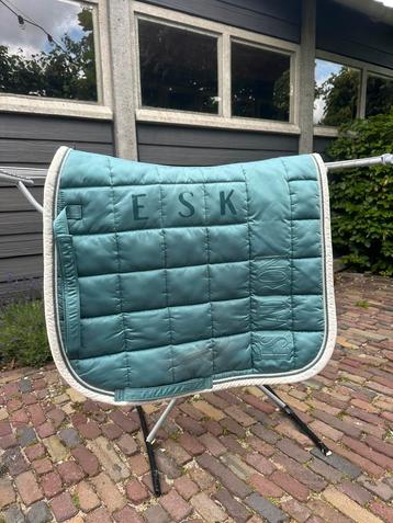 Mooi eskadron dekje beschikbaar voor biedingen