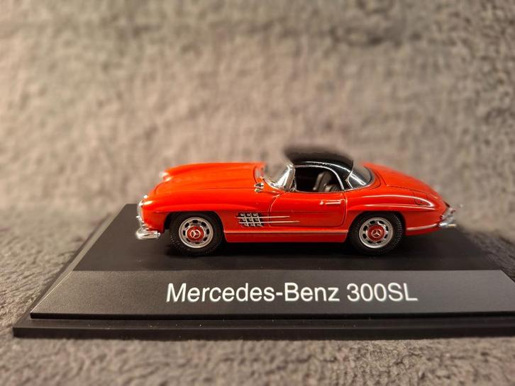Mercedes Benz 300SL Hardtop 1:43 - 1954 - Red, Hobby en Vrije tijd, Modelauto's | 1:43, Nieuw, Auto, Schuco, Ophalen of Verzenden