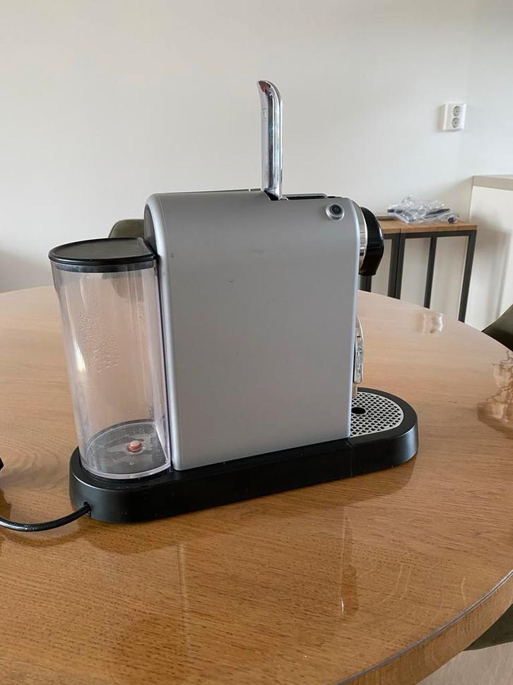 Krups Nespresso XN760 - Zonder melkopschuimer, Witgoed en Apparatuur, Koffiezetapparaten, Gebruikt, Koffiepads en cups, Espresso apparaat