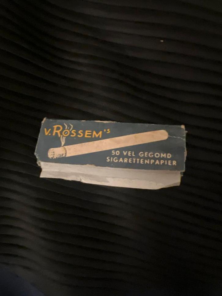 Oude V. Rossem's Sigarettenpapier Verpakking, Verzamelen, Rookartikelen, Aanstekers en Luciferdoosjes, Gebruikt, Tabaksdoos of Verpakking