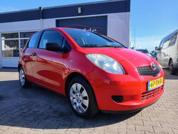 Toyota Yaris 1.3 VVTi 1e Eigenaar/Toyota dealer onderhouden/ beschikbaar voor biedingen