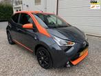 Toyota Aygo 1.0 VVT-i x-JBL 1e-EIG.NEW-APK.CLIMA.NAVI.CAM.NA, Voorwielaandrijving, Stof, Gebruikt, 4 stoelen