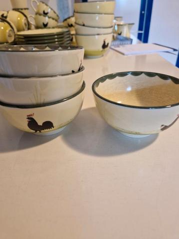 4 schaaltjes doorsnede 10.5 cm kip en haan servies beschikbaar voor biedingen