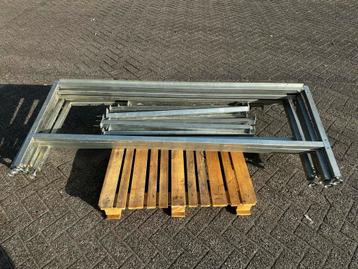 Stevig Podium - 82x200x240cm beschikbaar voor biedingen