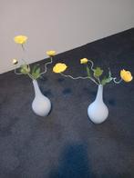 2 WITTE SALONG  VAZEN MET DECORATIE VAN IKEA, Wit, Ophalen of Verzenden, Minder dan 50 cm, Glas