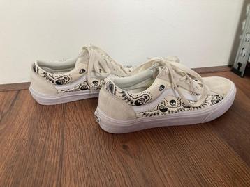 Vans Bandana Style 36 wit zwart skull maat 41 suede beschikbaar voor biedingen