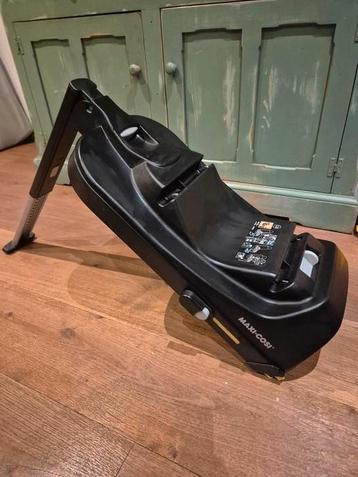Maxi Cosi I-size Base met Maxi Cosi groep 0 autostoel beschikbaar voor biedingen