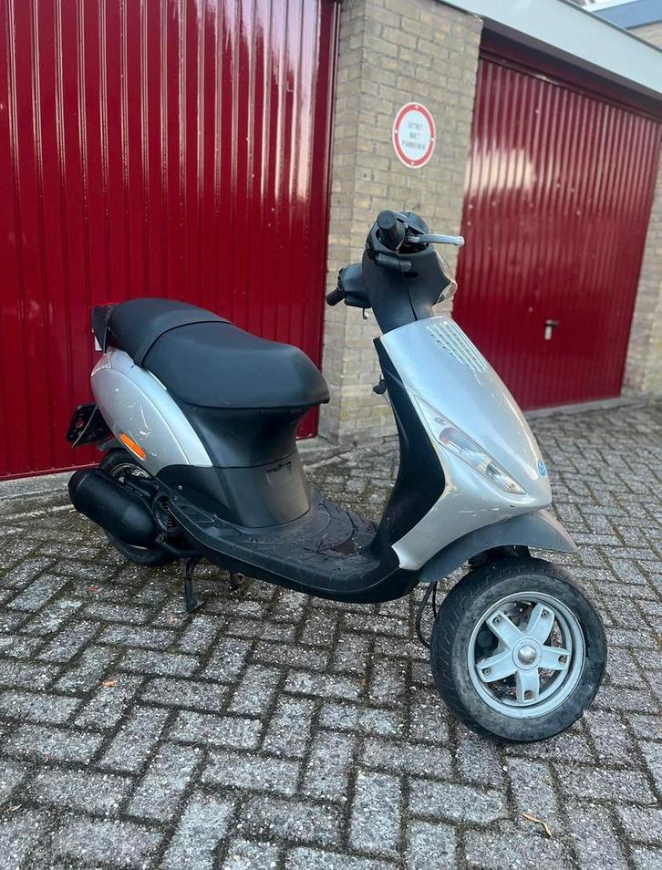 Piaggio zip m25 125cc leader, Fietsen en Brommers, Scooters | Piaggio, Ophalen of Verzenden