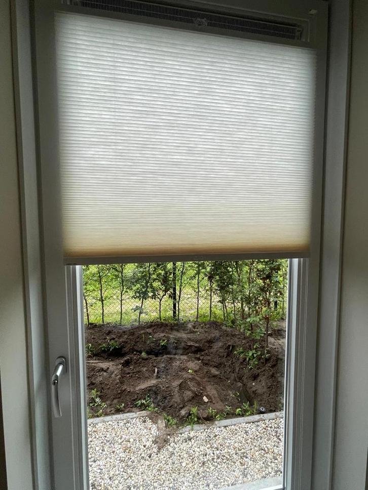 Veneta plissegordijn - draaikiep - kleur marshmallow, Huis en Inrichting, Stoffering | Gordijnen en Lamellen, Zo goed als nieuw