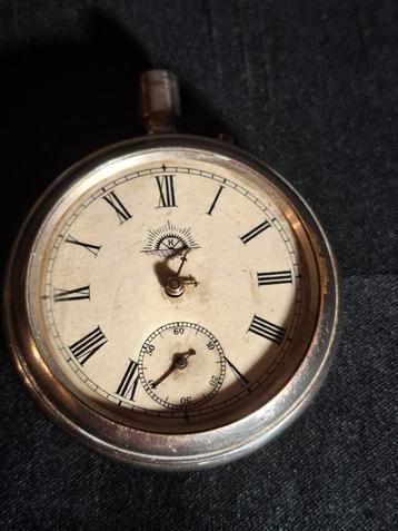 Vintage zilveren zakhorloge. beschikbaar voor biedingen