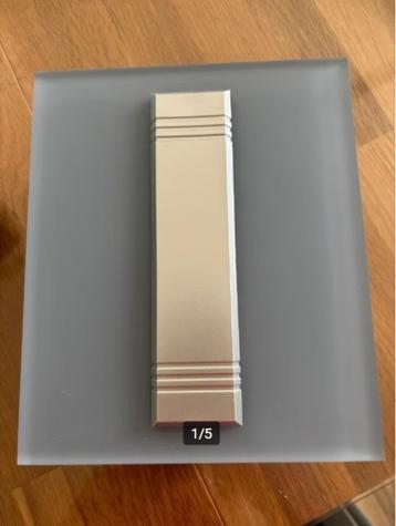 Deurbel beschikbaar voor biedingen