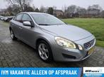 Volvo S60 1.6 T3 Momentum | Xenon | Camera | Trekhaak, Auto's, Voorwielaandrijving, 4 cilinders, 150 pk, Bluetooth