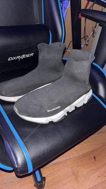 Balenciaga Speedrunners beschikbaar voor biedingen