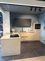 showroomkeuken compleet met apparatuur, Huis en Inrichting, Keuken | Complete keukens, Ophalen, Nieuw, Kunststof, Met kookeiland