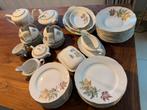 82-delig servies Made in Chechoslovakia, Antiek en Kunst, Antiek | Servies compleet, Ophalen