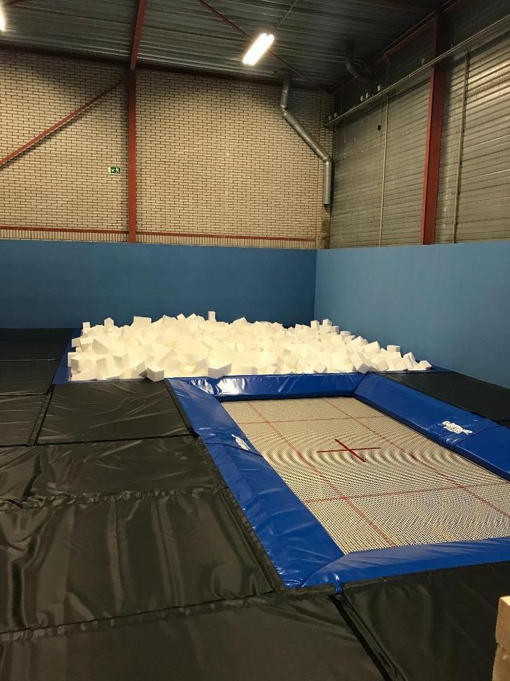 Eurotrampoline - Professionele trampoline, Sport en Fitness, Turnen, Zo goed als nieuw, Materiaal, Maat 36 t/m 42, Blauw, Ophalen