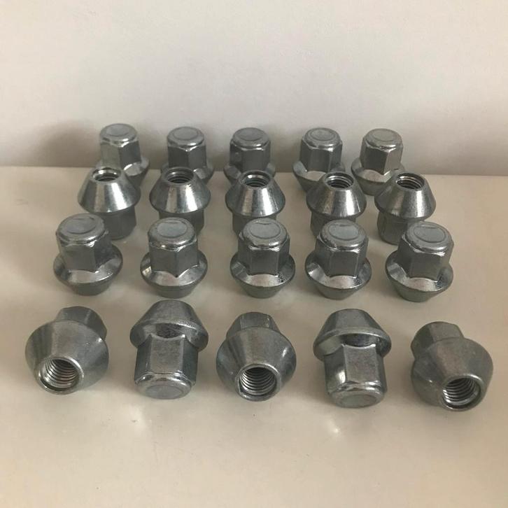 Nieuwe set wielmoeren Volvo oud type lichtmetalen velgen, Auto diversen, Auto-accessoires, Nieuw, Ophalen of Verzenden