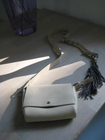 Brunello Cucinelli beschikbaar voor biedingen