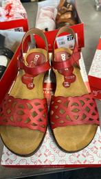 17) neiuwe leren rode sandalen maat 39 en 40, Dorking, Nieuw, Rood, Sandalen of Muiltjes