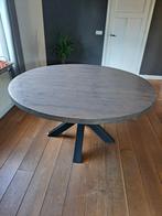 Ronde vuren eettafel 140 cm met zwart metalen spinpoot, Huis en Inrichting, Ophalen, Gebruikt, Rond, Metaal