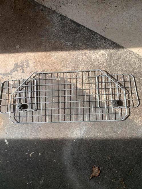 Een universeel hondenrek voor in de auto., Auto diversen, Hondenrekken, Zo goed als nieuw, Ophalen