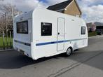 Adria Altea 472 PU In Nieuwstaat met Mover, Caravans en Kamperen, Caravans, Rondzit, Bedrijf, Tot en met 4, 1000 - 1250 kg