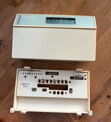 Thermostaat Honeywell III goed werkend beschikbaar voor biedingen