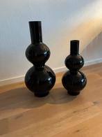 Grote  zwarte ronde decoratie  vazen., Glas, Zo goed als nieuw, 50 tot 75 cm, Zwart