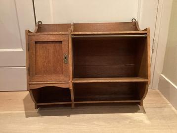 Eiken hangkastje bijbelkastje vintage beschikbaar voor biedingen