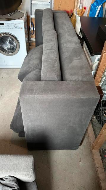 Grijze bank + fauteuil set – modern en comfortabel beschikbaar voor biedingen