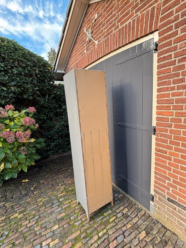 Nette vitrinekast, Huis en Inrichting, Kasten | Vitrinekasten, Gebruikt, 150 tot 200 cm, Minder dan 50 cm, 25 tot 50 cm, Met plank(en)