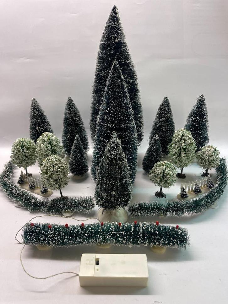 AFGEPRIJSD 20 stuks H0 SCHITTERENDE BESNEEUWDE (KERST)BOMEN, Hobby en Vrije tijd, Modeltreinen | H0, Nieuw, Natuur, Gelijkstroom of Wisselstroom