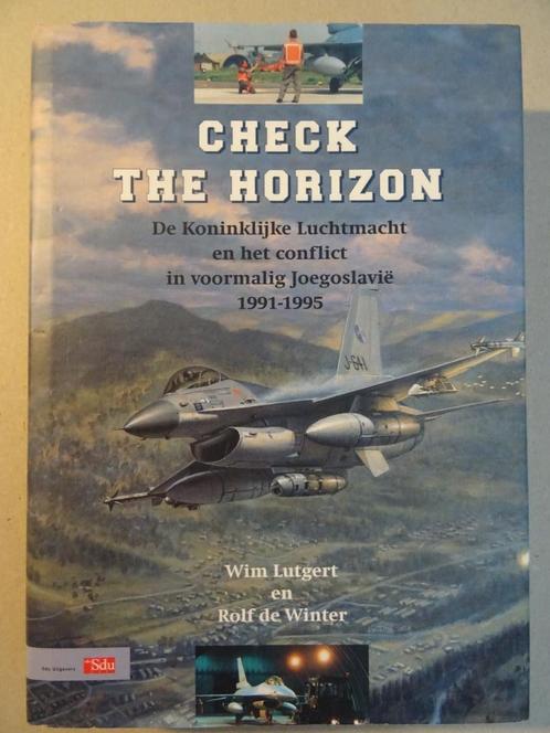 Chech the horizon - Wim Lutgert en Rolf de Winter, Boeken, Oorlog en Militair, Zo goed als nieuw, Luchtmacht, Niet van toepassing
