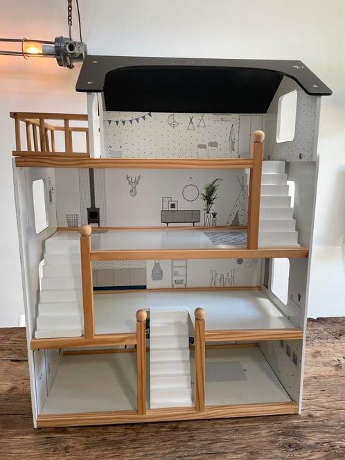 Poppenhuis Petit Amelie zeer goede staat, Kinderen en Baby's, Speelgoed | Poppenhuizen, Zo goed als nieuw, Ophalen