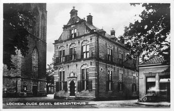 (377-458-029) Lochem Oude gevel Gemeentehuis beschikbaar voor biedingen